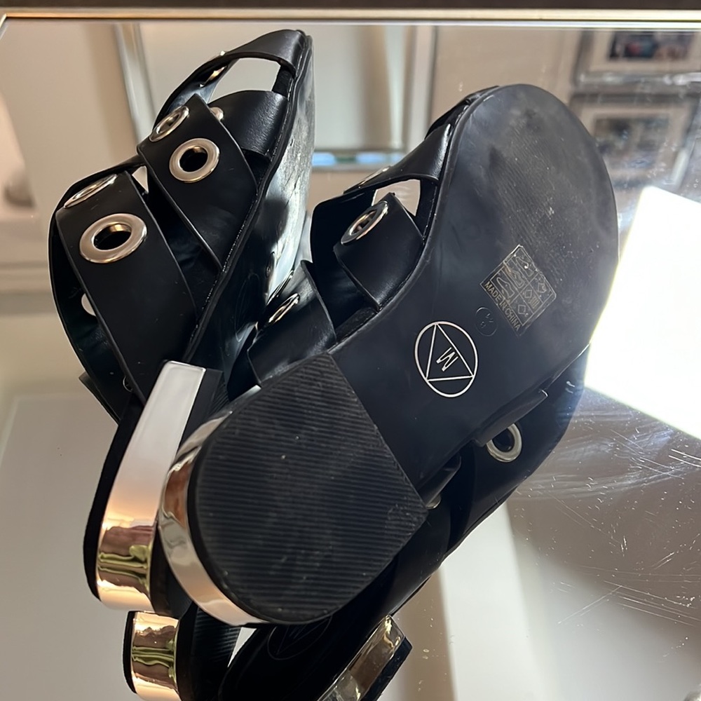 Sandals - Picture 4 of 6